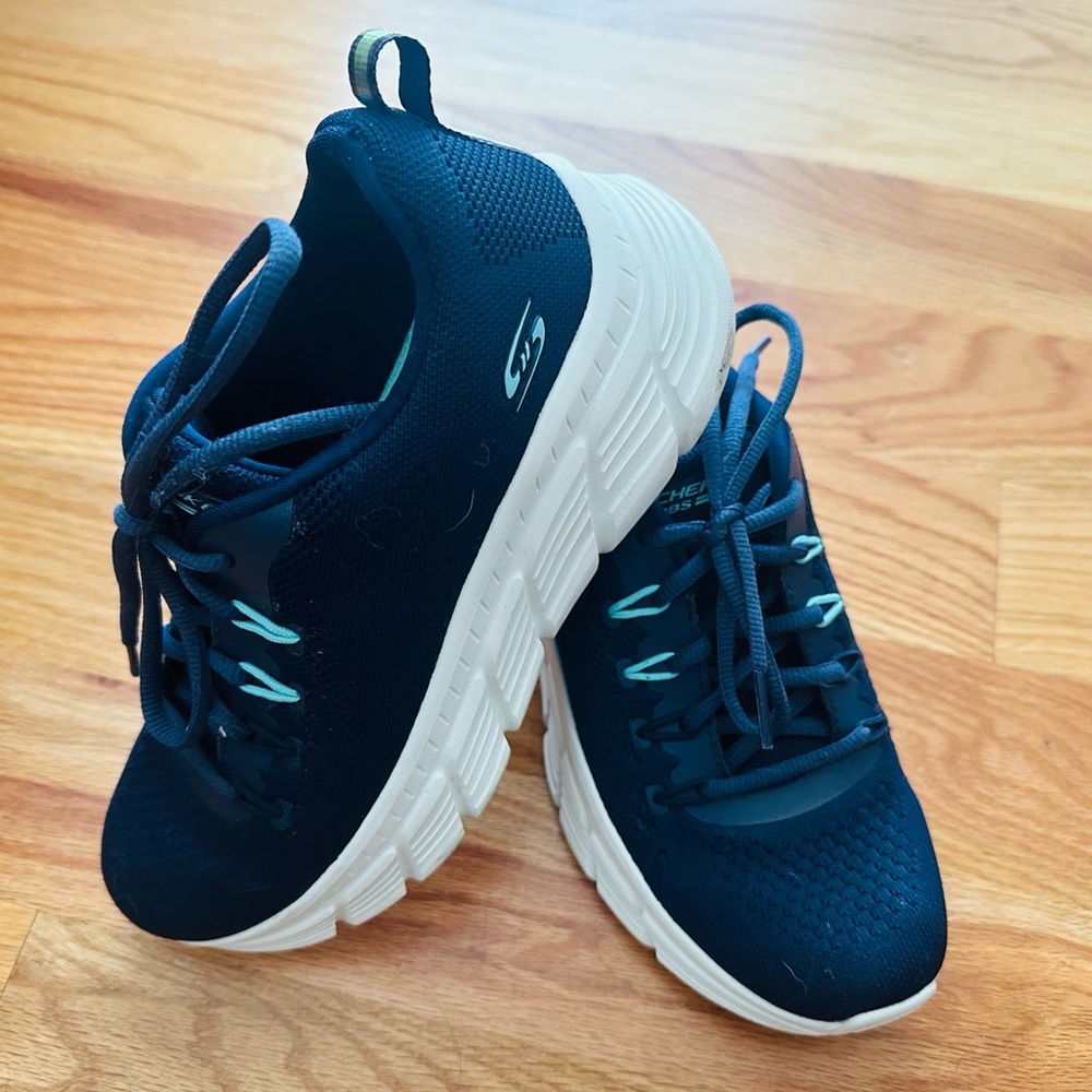 SKECHERS BOBS***MEMORY FOAM